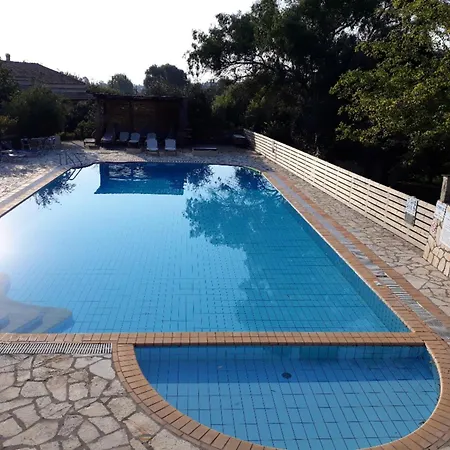 Bright 2br Kitchenette Pool 2 Penzion