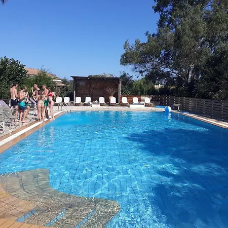Bright 2br Kitchenette Pool 2 Penzion 3*