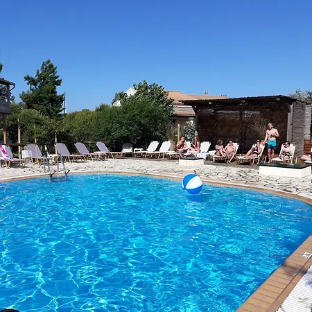 Bright 2br Kitchenette Pool 2 Penzion 3*