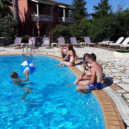 Bright 2br Kitchenette Pool 2 Penzion