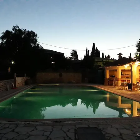 Penzion Bright 2br Kitchenette Pool 2 3*